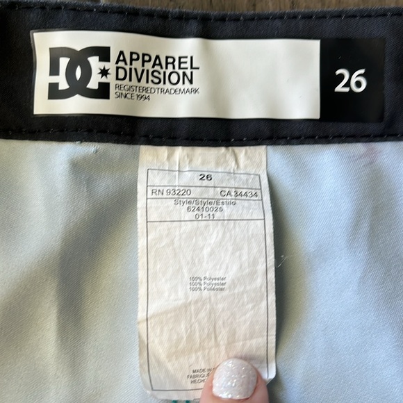 DC Boys Board shorts - Picture 2 of 4